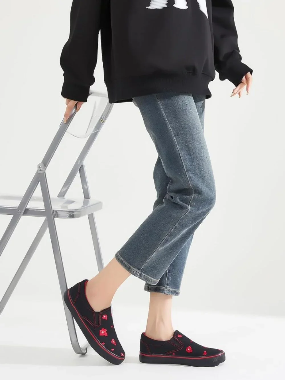 Women's Full Black-red Slip Shoes Canvas Sneakers Loafers Non Slip Shoes Rubber